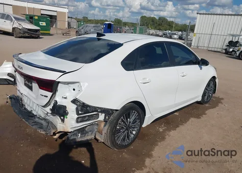 2024 Kia Forte Gt-Line z USA, uszkodzony, nr VIN 3KPF54ADXRE717823